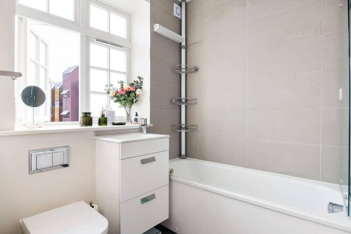 Large Luxury Studio In Heart Of Richmond Richmond  Bagian luar foto