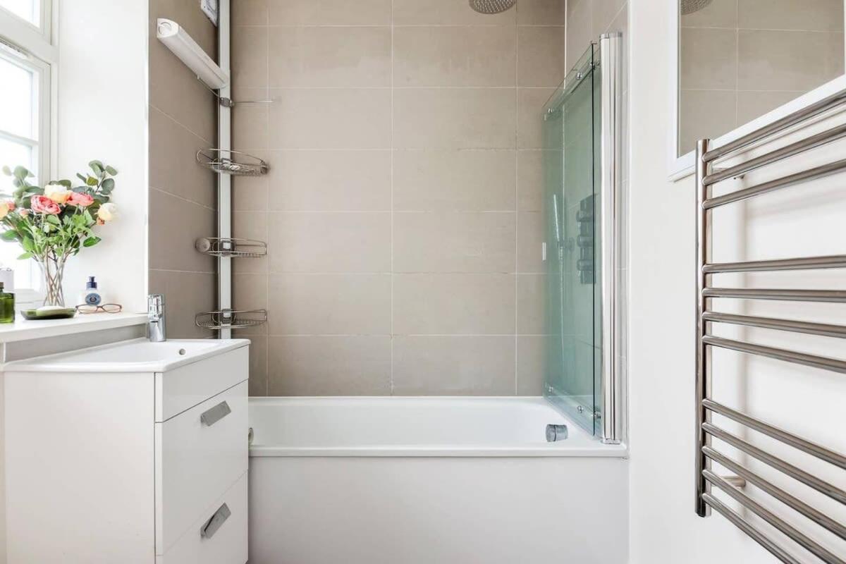 Large Luxury Studio In Heart Of Richmond Richmond  Bagian luar foto